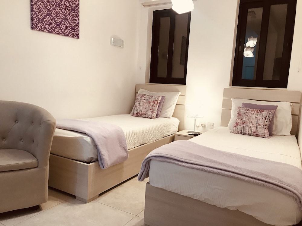 Basic Twin Room
