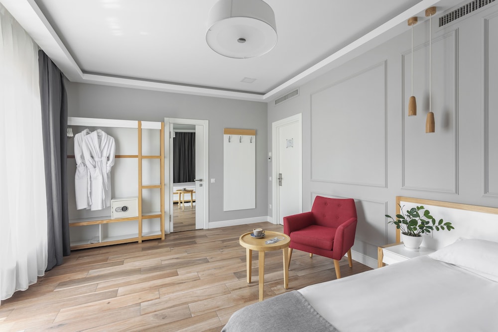 Junior Room, 1 Queen Bed, Balcony photo 1