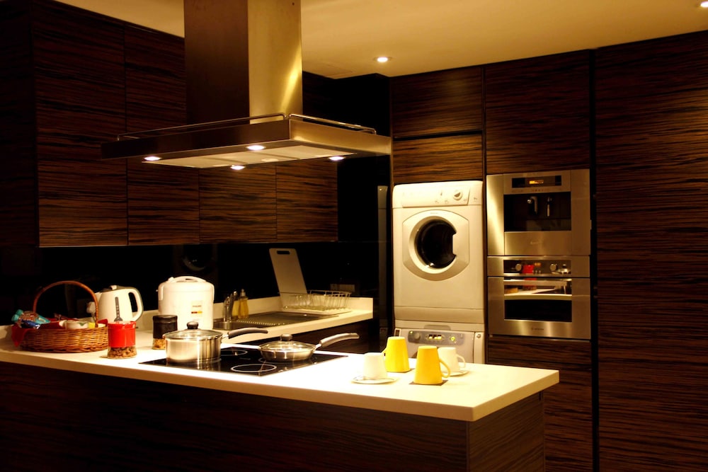 Apartment, 2 Bedrooms - Photo 2