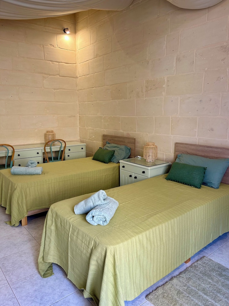 Classic Double or Twin Room, City View