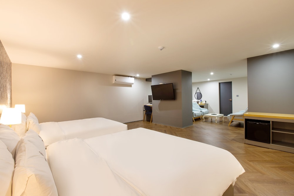 Suite Twin - Photo 15