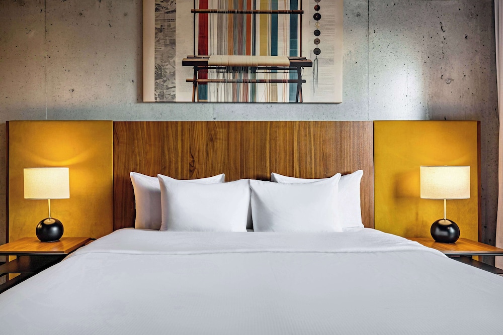 Room, 1 King Bed, River View - Photo 1