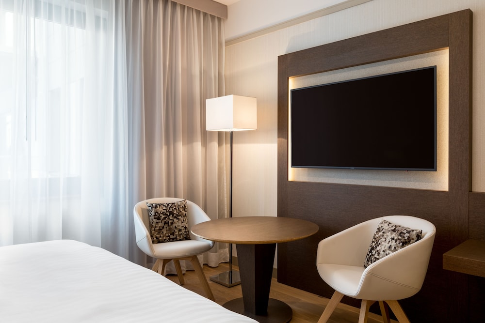 Standard Room, 1 King Bed