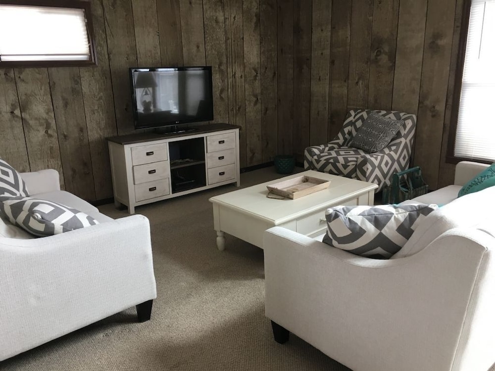 House, 6 Bedrooms photo 1