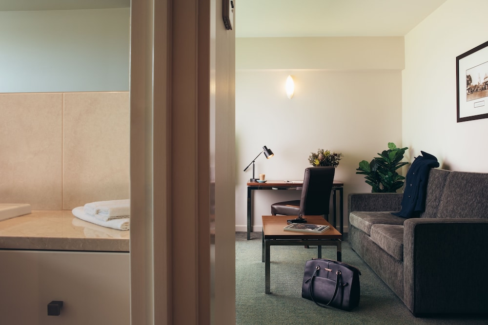 Lincoln Spa Suite photo 2