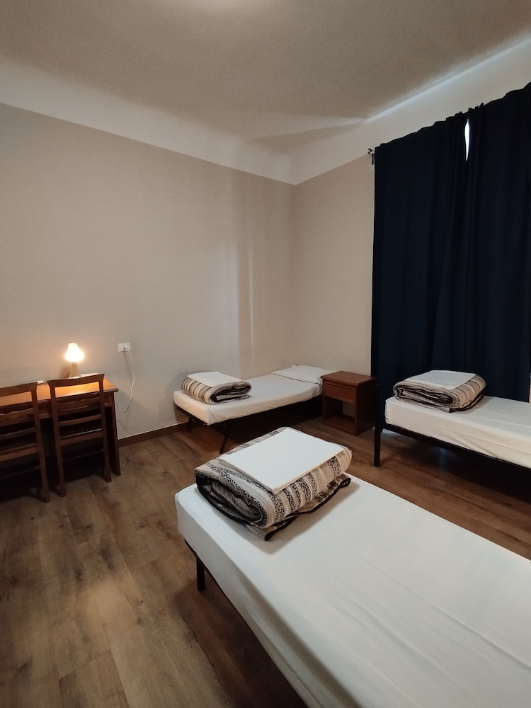 Basic Shared Dormitory, Women only photo 2