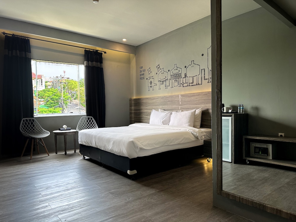 Deluxe Room - Photo 6