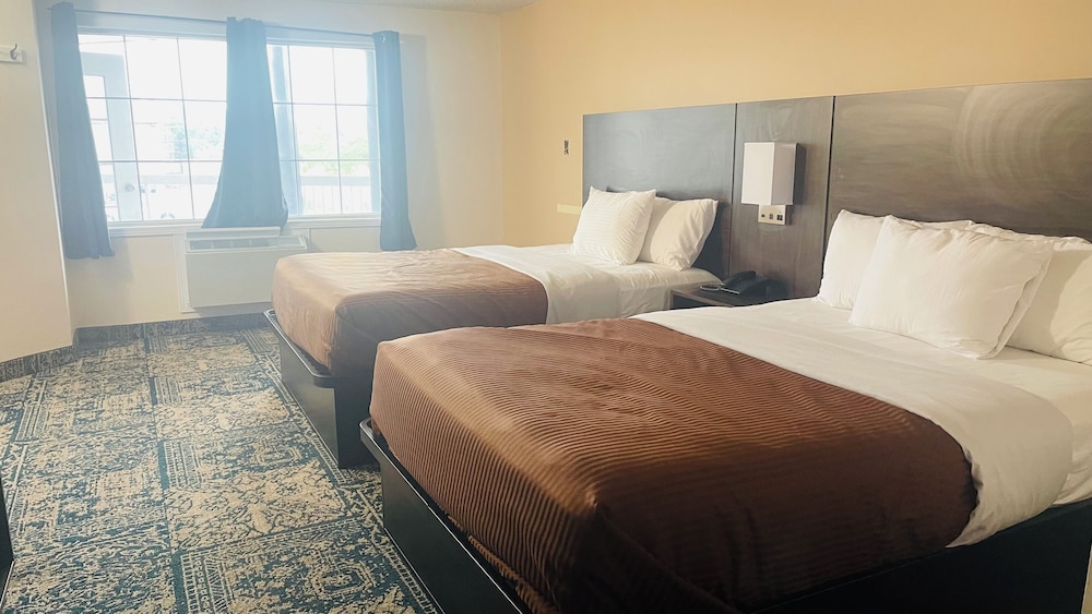 Room, 2 Queen Beds, Private Bathroom photo 1
