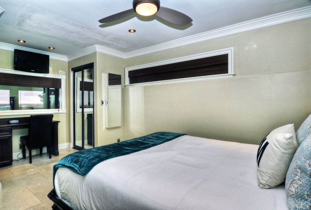Deluxe Villa, 1 Queen Bed with Sofa bed, Balcony, Ocean View photo 2