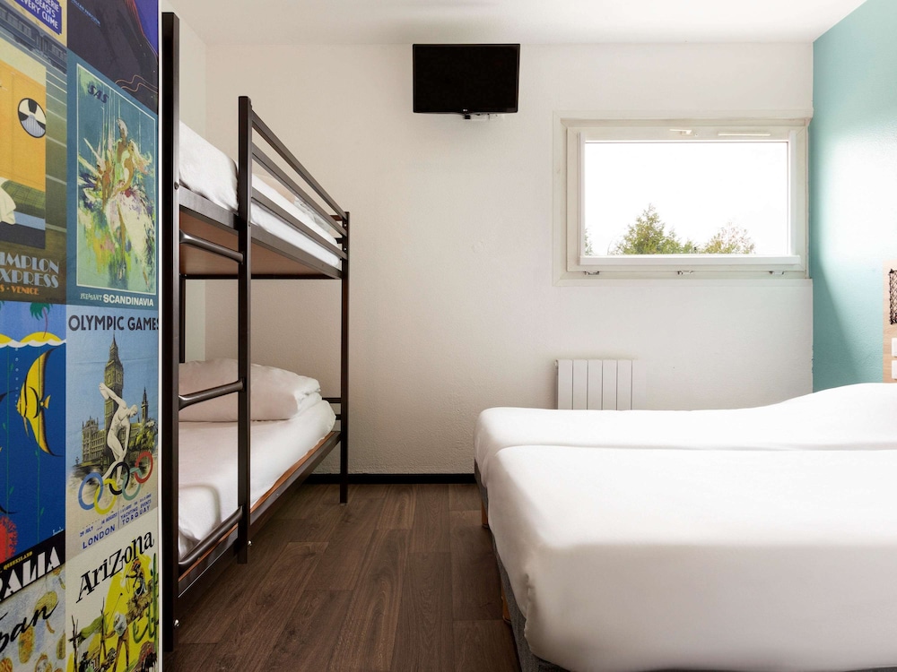 Standard Room, Multiple Beds - Photo 4