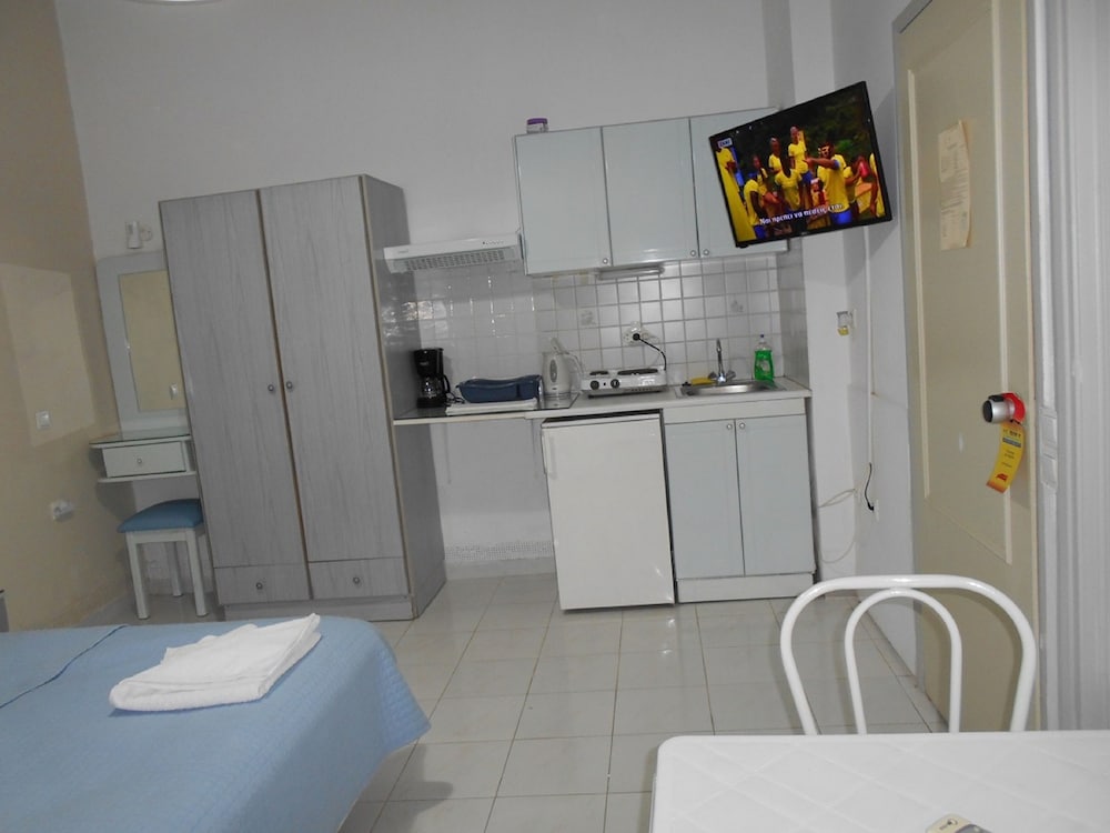 Economy Studio, 1 Double or 2 Twin Beds, Garden View photo 2