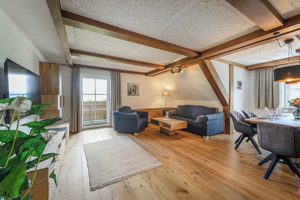 Panoramic Suite, Kitchen, Mountain View photo 1