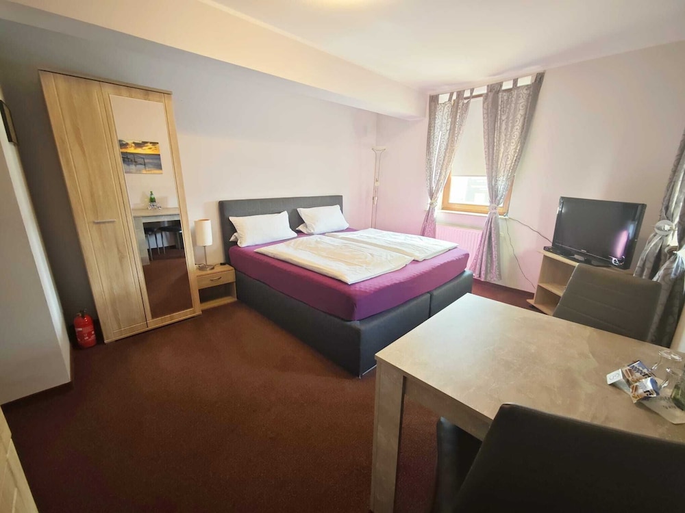 Basic Double Room photo 3