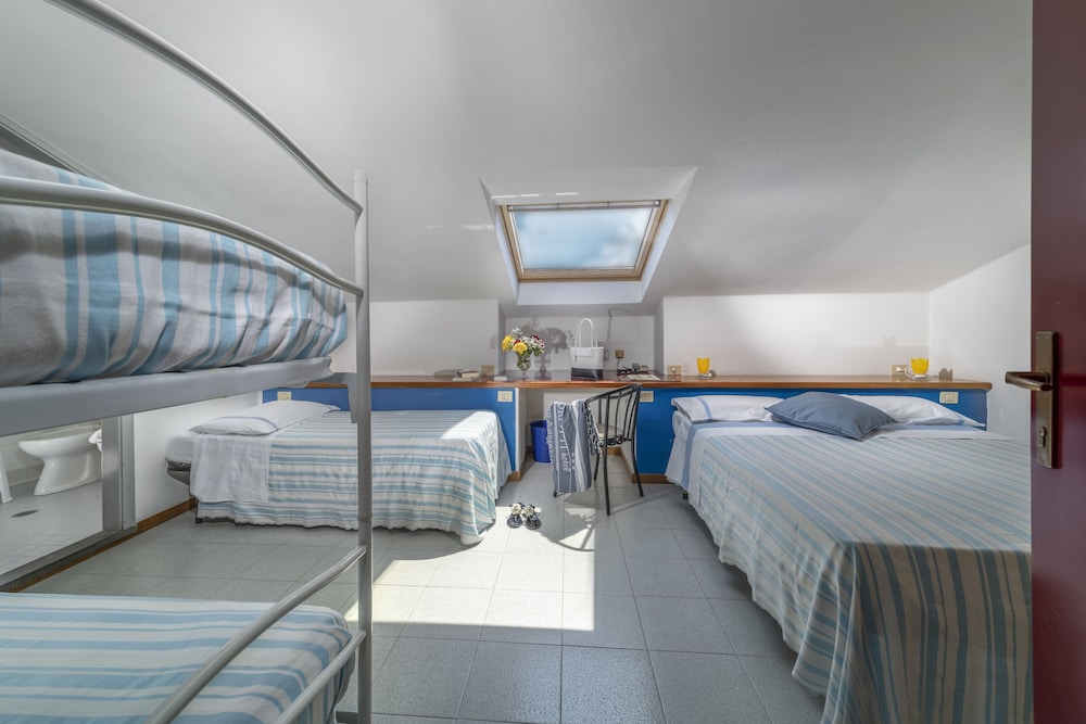Family Room, Multiple Beds photo 1