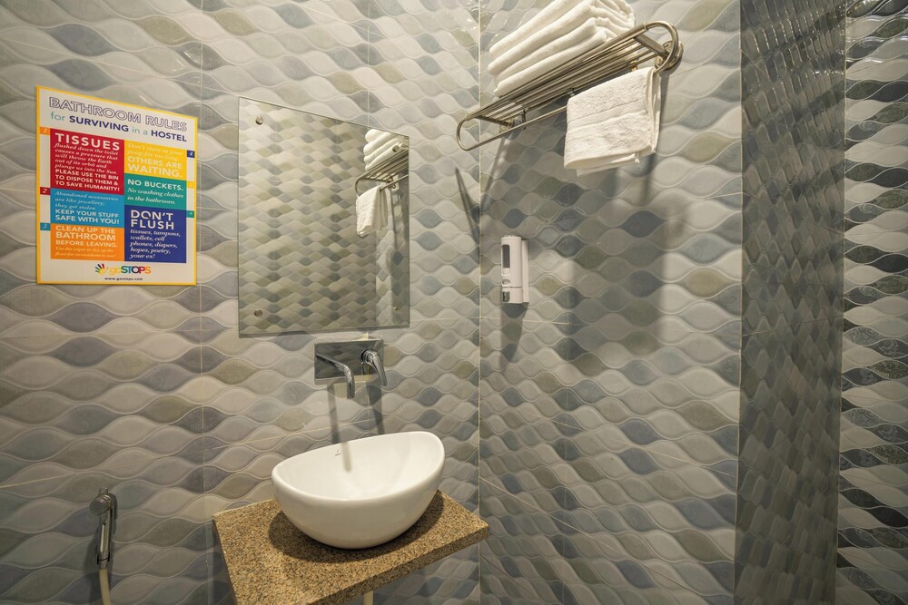 Deluxe private Ac room With Ensuite Bathroom - Photo 6