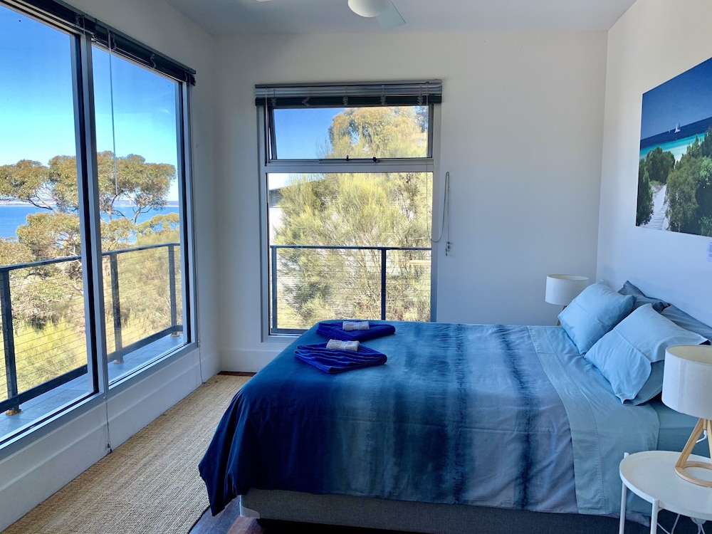 Panoramic Apartment, 2 Bedrooms, Accessible, Sea View photo 1