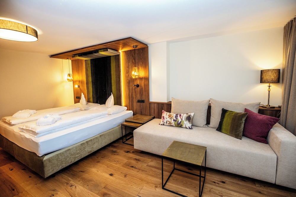 Premium Room - Photo 4