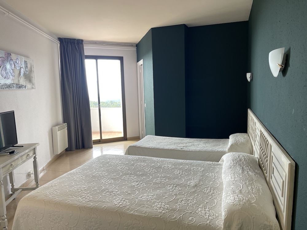 Standard Triple Room photo 2