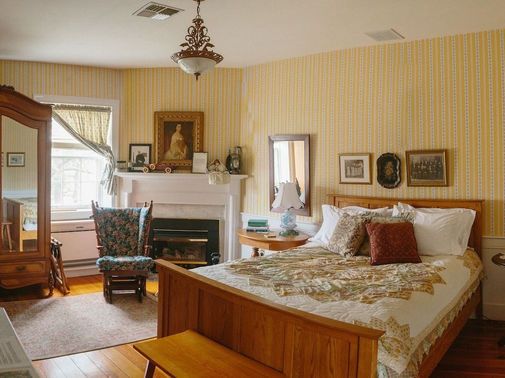 Standard Double Room, Ensuite (Aunt Emma's Room) photo 1