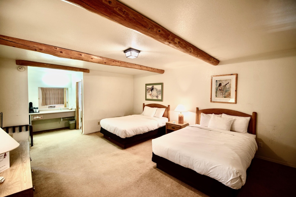 2 Queen Beds