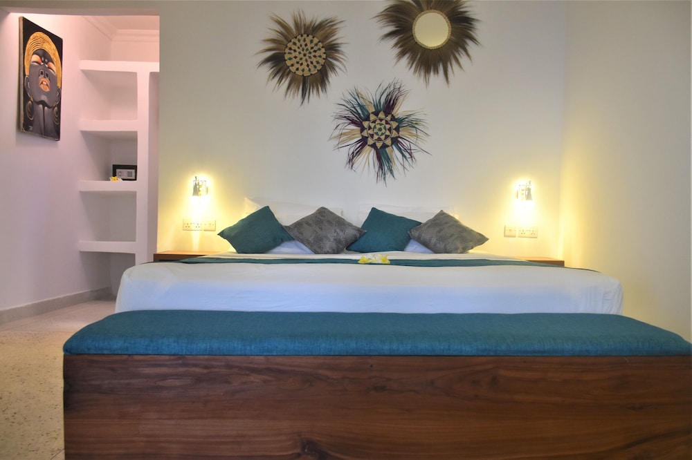 Elite Bungalow, 1 King Bed, Non Smoking, Ocean View photo 1