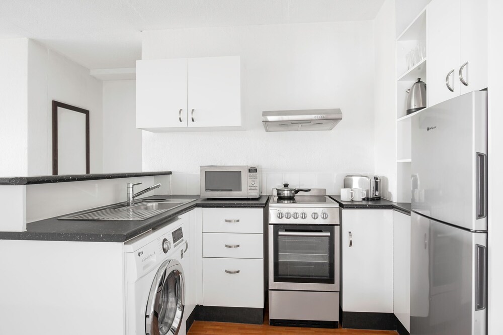 Premium Apartment, 2 Queen Beds thumbnail 6