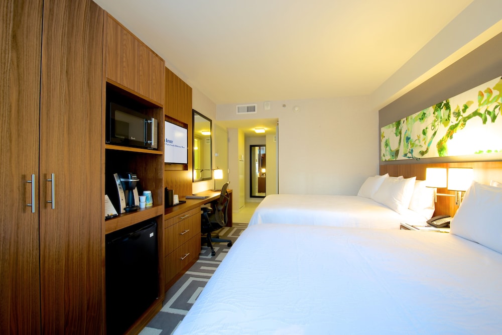 Double Room with Two Double Beds - Hearing Accessible with Roll-In Shower