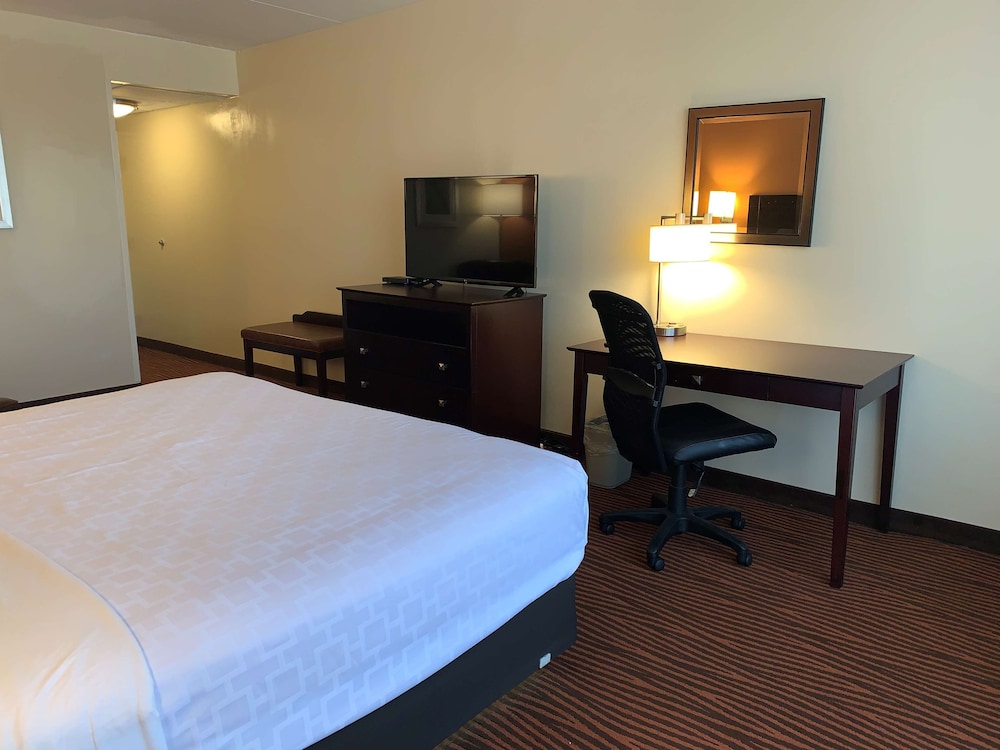 Deluxe Room, 1 Queen Bed, Non Smoking - Photo 5