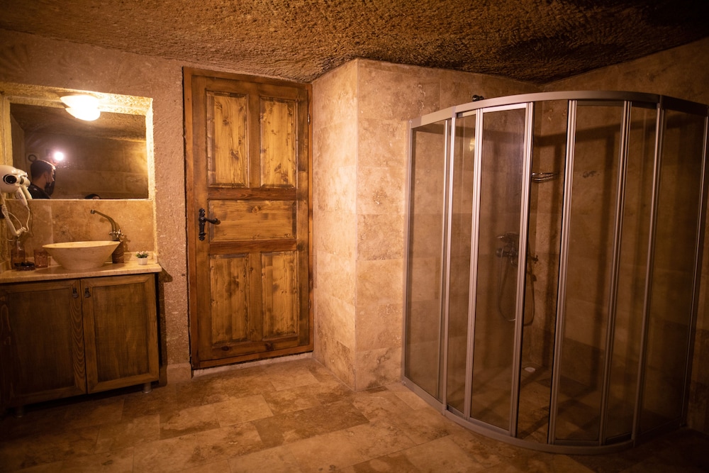 King Magara Suite photo 3