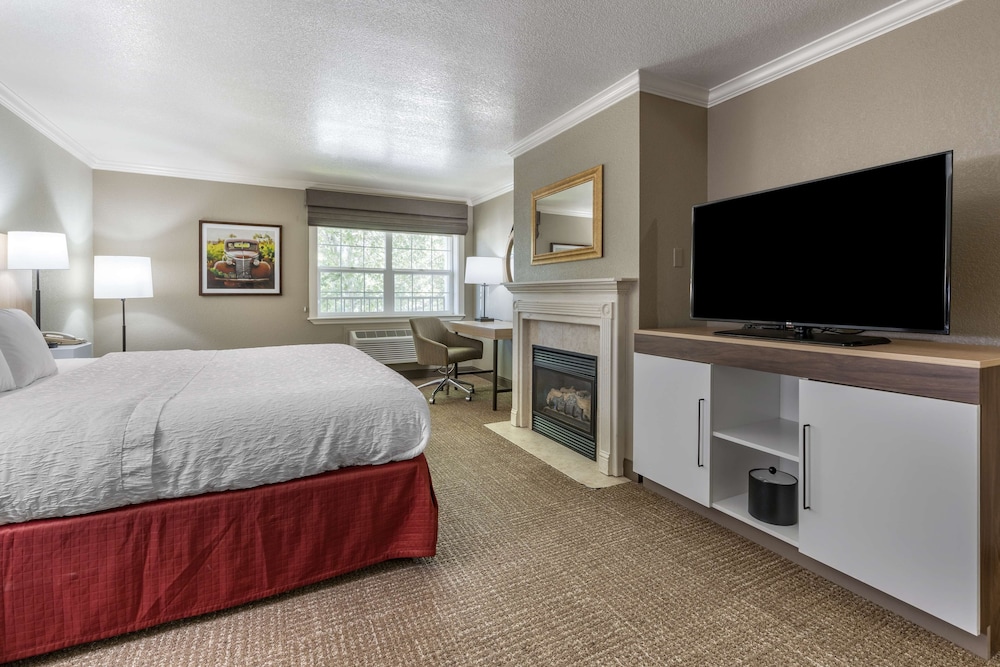 Room, 1 King Bed, Non Smoking - Photo 1