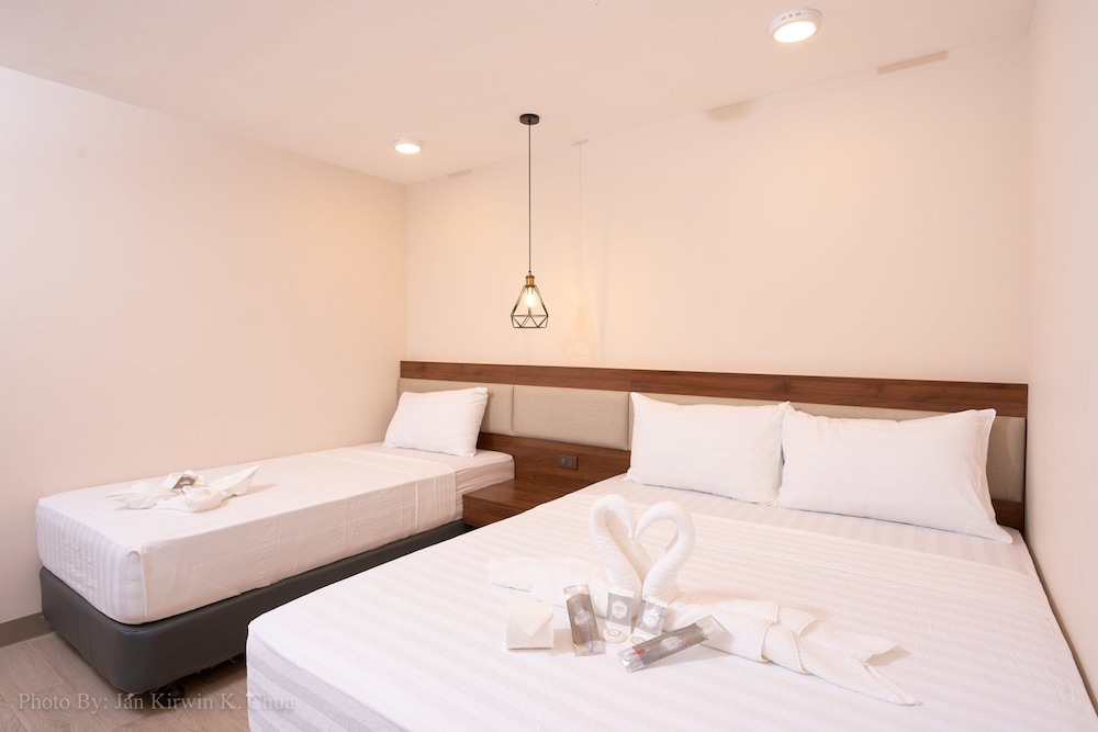 Family Room, Multiple Beds photo 3