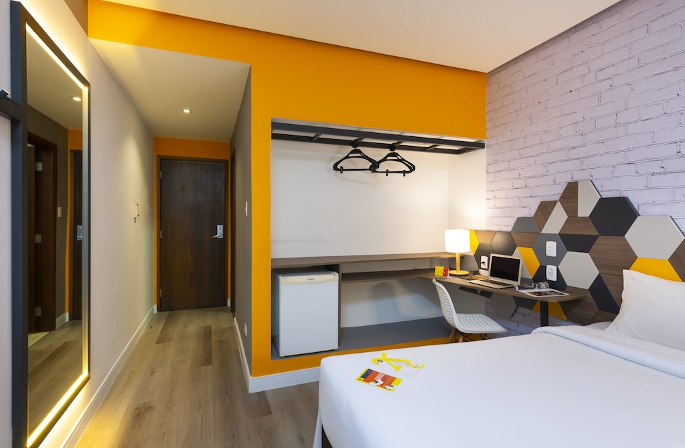Standard Room, 1 Double Bed, Non Smoking - Photo 1