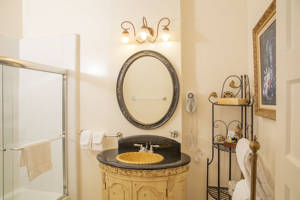 Superior Double Room, Ensuite - Photo 13
