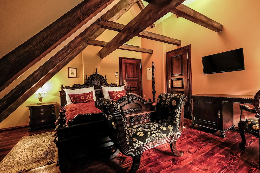Room (Deluxe King 307)
