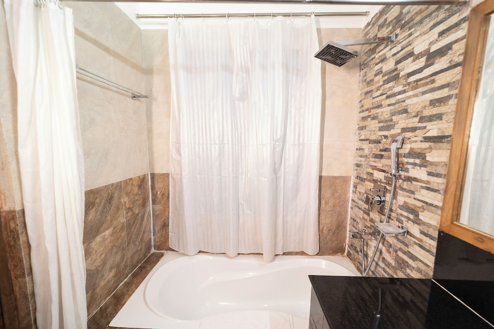 Premium Double or Twin Room, 1 Double Bed, Smoking, Mountain View photo 3