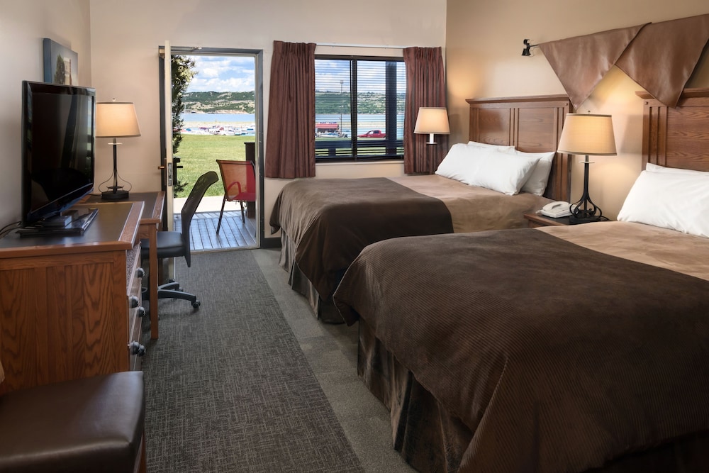 Standard Room, 2 Queen Beds, River View (Riverside Two Queen with deck) - Photo 2