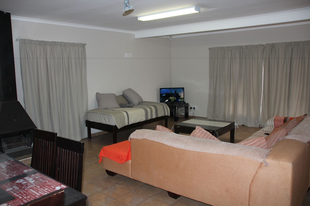 2 Bedroom Self catering House photo 2