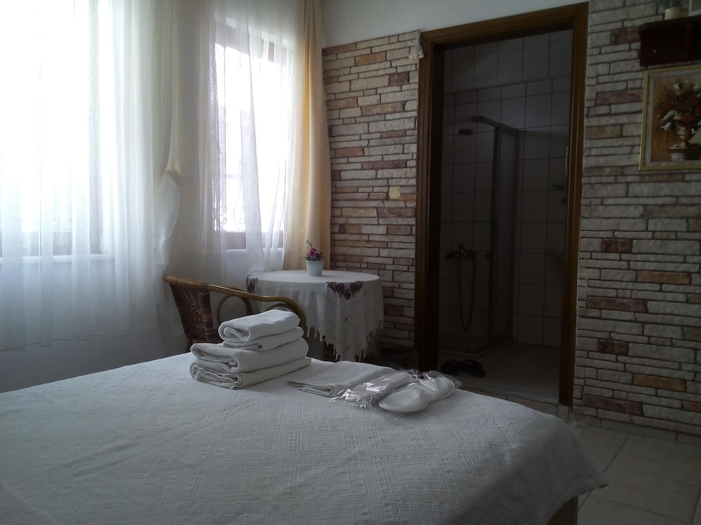 Economy Double Room, City View photo 2
