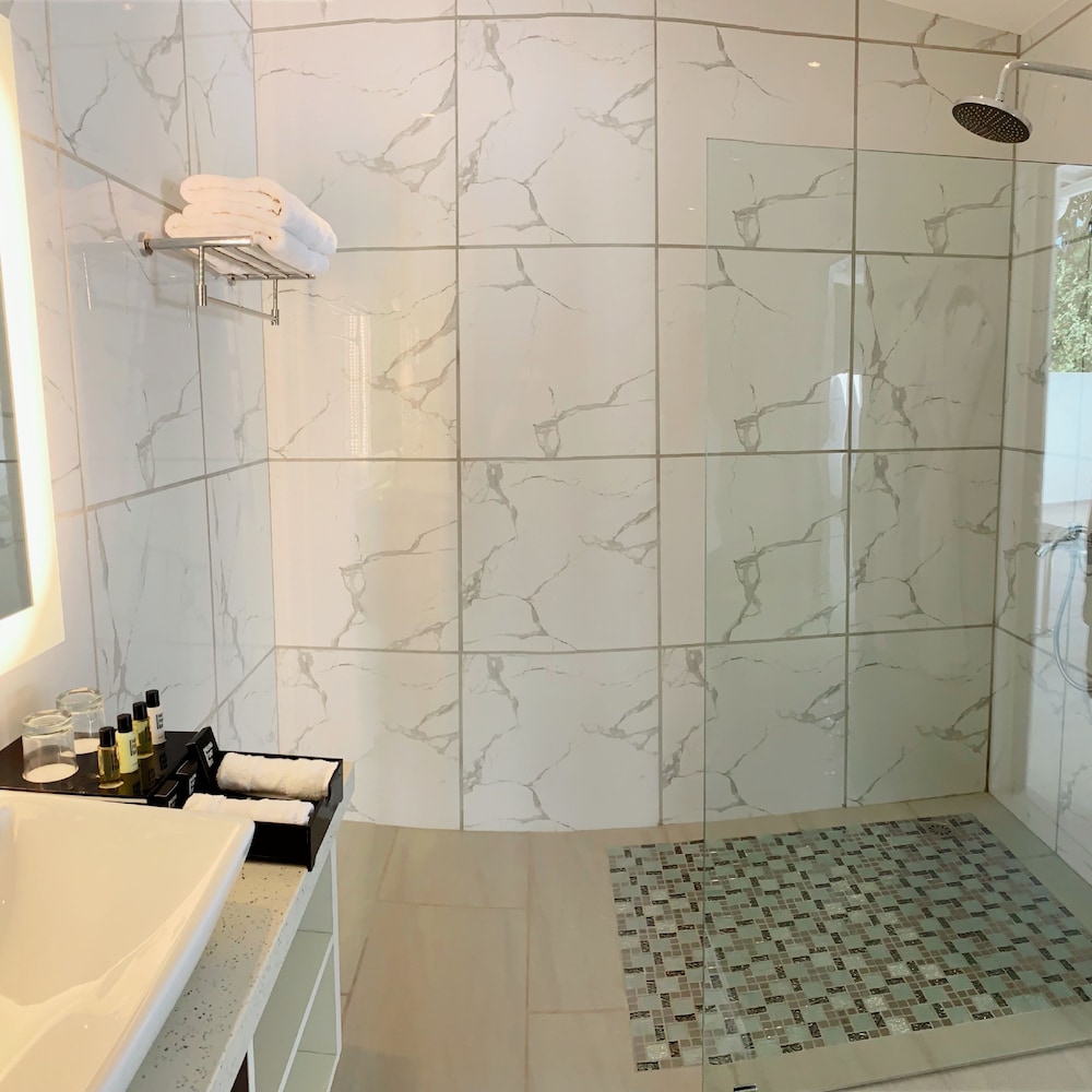 Laguna with Pool Access - Photo 21