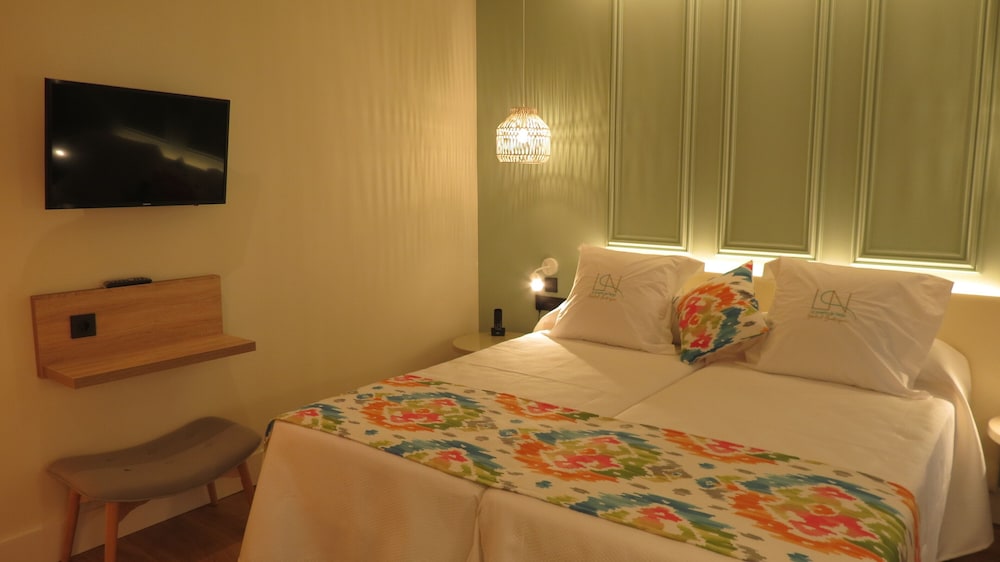 Economy Twin Room photo 2