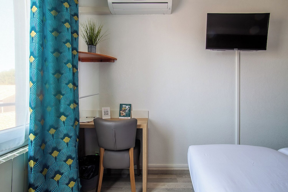 Basic Single Room, 1 Double Bed, Non Smoking