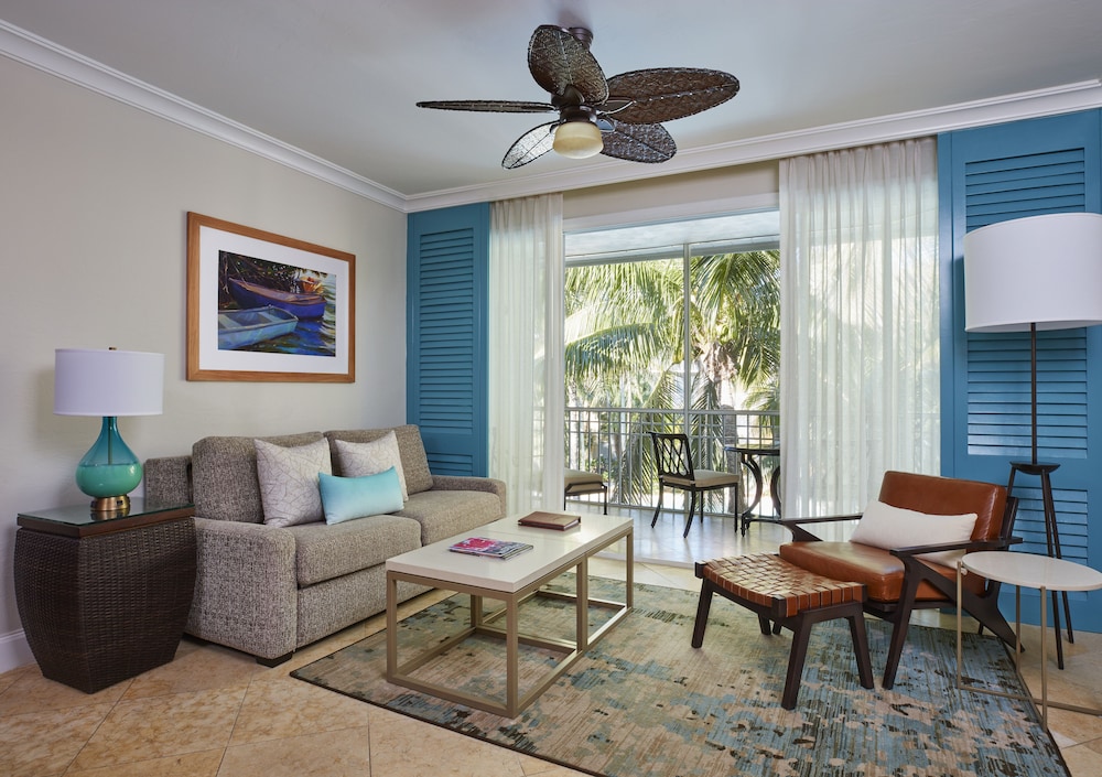Lagoon View One Bedroom King Suite - Photo 3