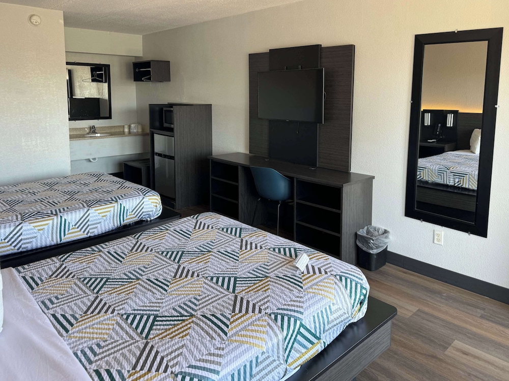 Standard Room, 2 Double Beds, Non Smoking photo 1