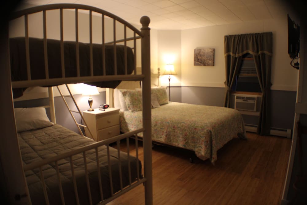 Queen Room, 1 Queen Bed, 2 Twin Beds