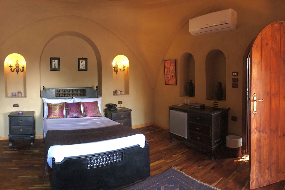 Luxury Room (Amethyst)