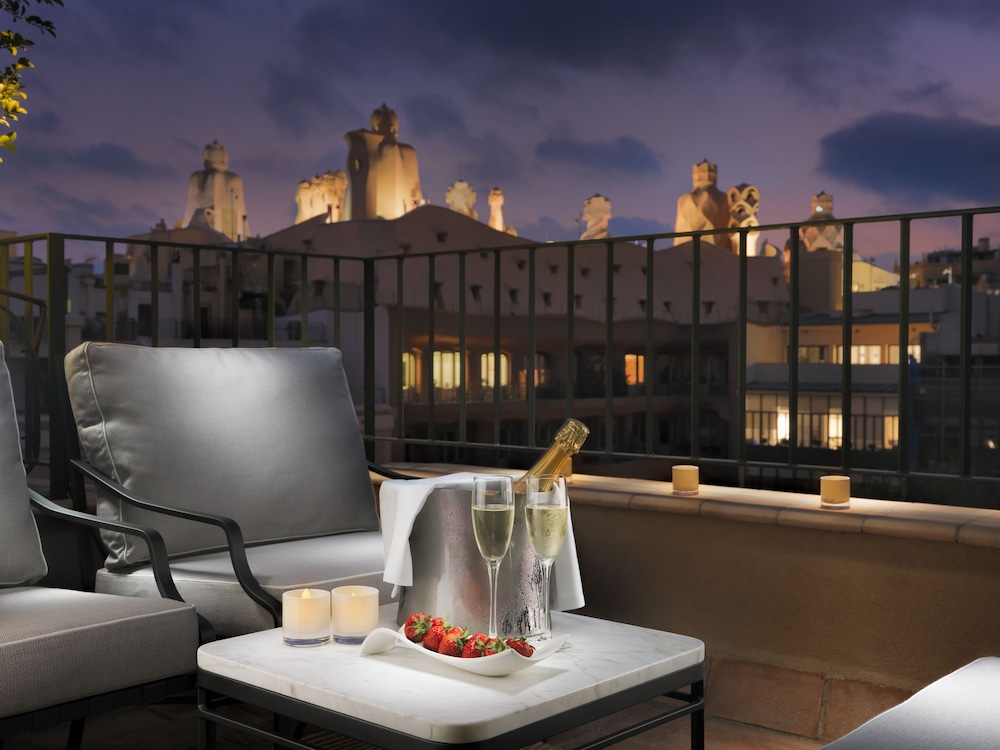 Classic Double Room, Terrace thumbnail 6