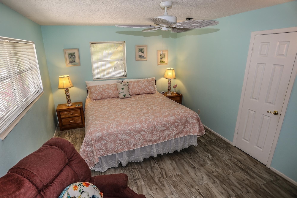 House, 2 Bedrooms photo 2