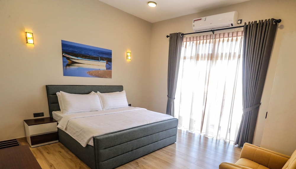 Exclusive Studio, 1 King Bed, Non Smoking, Garden View