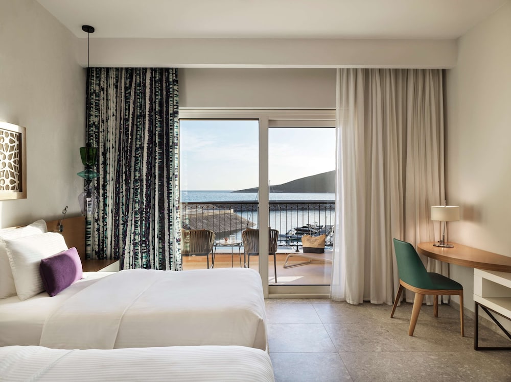 Deluxe Suite, Sea View, Corner (Grand)