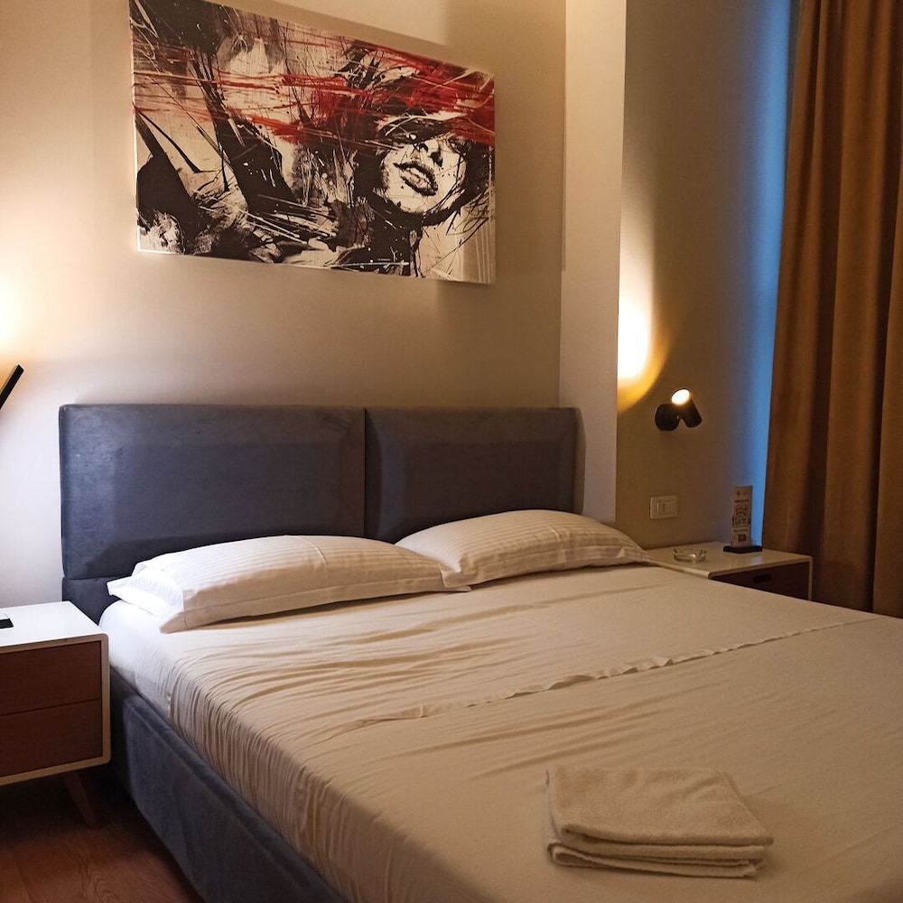 Comfort Double Room, Smoking, Private Bathroom photo 2
